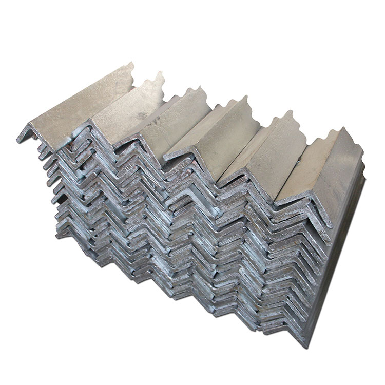 100bfe22-6dd2-47b0-b45f-aead6bcad1f6_صورة منتج لقضيب فولاذي مُقوّس مجلفن على خلفية بيضاء.jpg